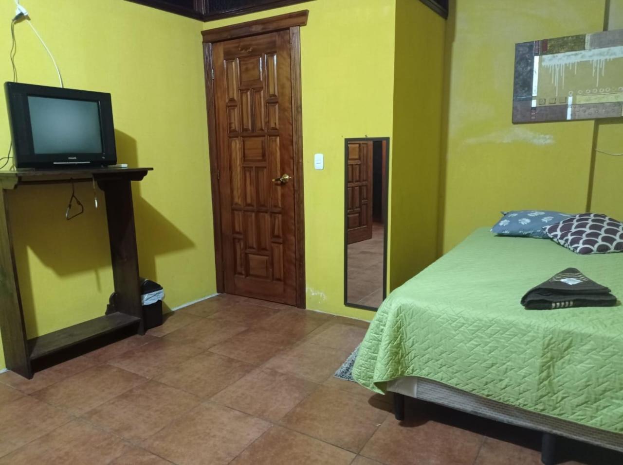 Hosteria Del Centro Santiago Atitlan Exterior photo